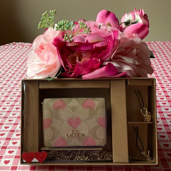 π©· COACH BOXED MINI WALLET ON A CHAIN IN SIGNATURE CANVAS WITH HEART PRINT π©· - Picture 14 of 16